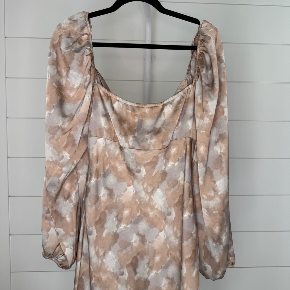 ASTR the label Cream and Tan Long Sleeve Dress - Picture 6 of 6